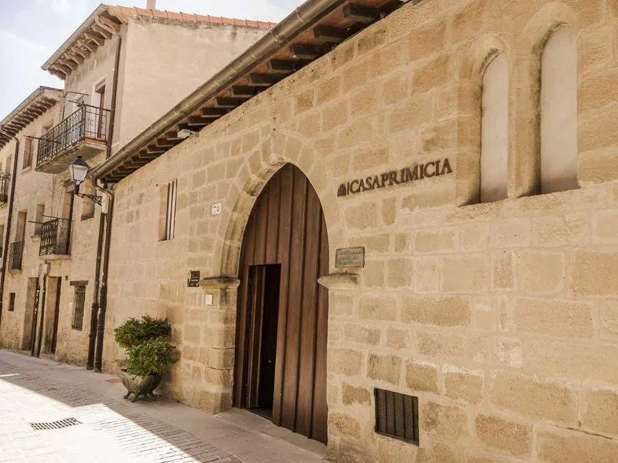 Entrada de la bodega